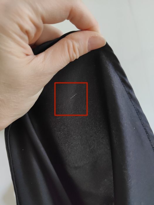 Lovli Silk M elegancki czarny jedwabny top na ramiączkach