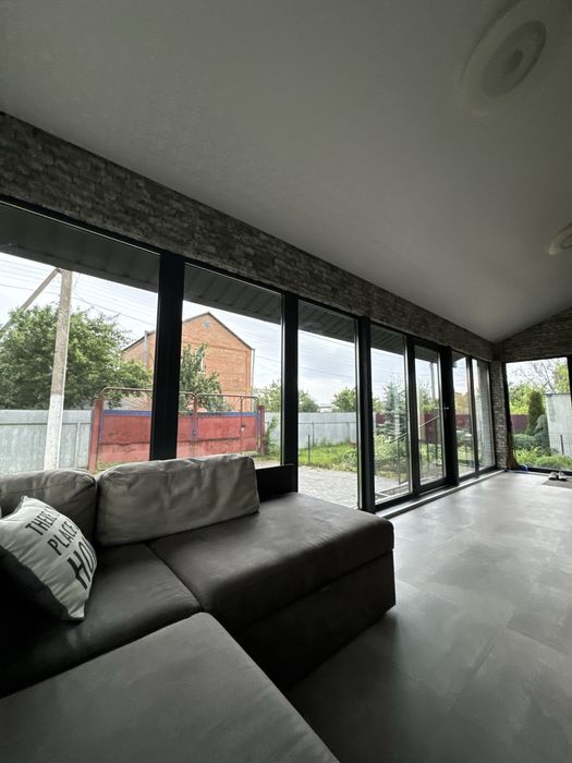 Свободный!Отдельностоящий двухэтажный дом!Свой двор!Есть генератор!