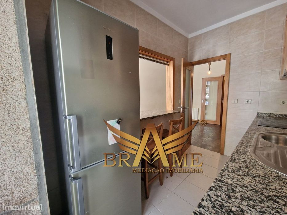 Apartamento T2 Com Lugar De Garagem | Rua Da Constituição - Porto