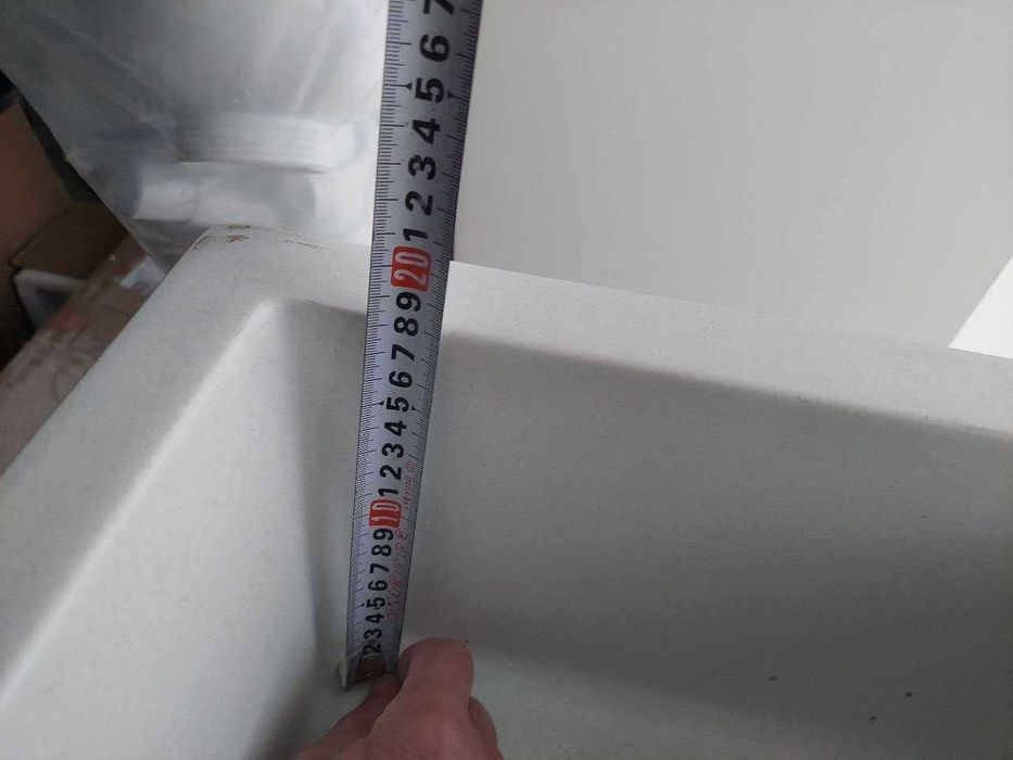 кухонна мойка біла