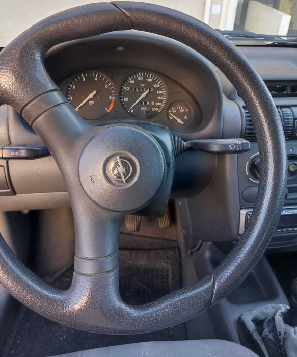 Opel Corsa 1.2, 220.000 km, Gasolina — photo 4