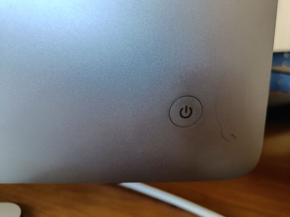 Apple iMac (21,5 polegadas)