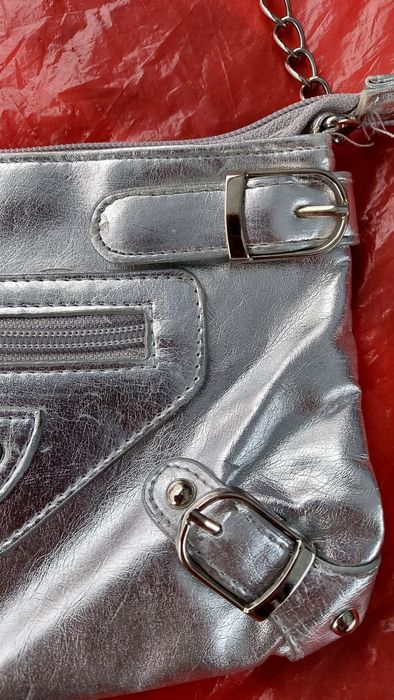 Torebka mała wizytowa srebrna NOWA