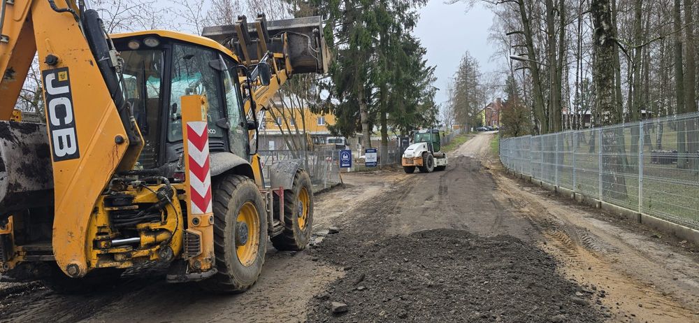 Usługi koparko-ładowarką, koparka, koparka gąsienicowa, mini koparka