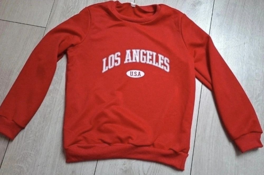 Bluza czerwona nowa 140/146