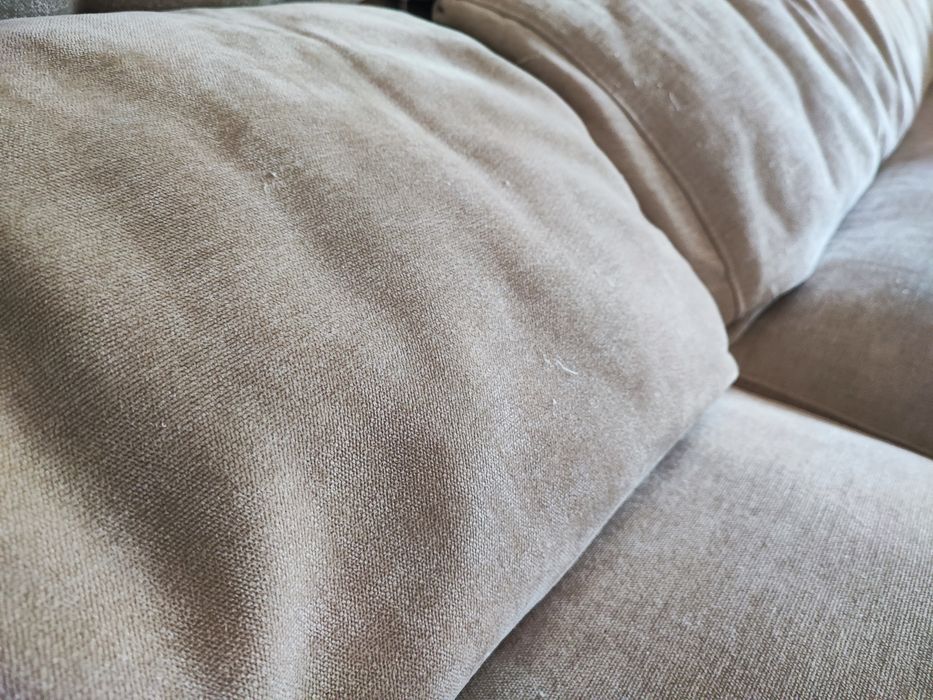 Sofá Conforama Landon bege 3 lugares conversível em cama