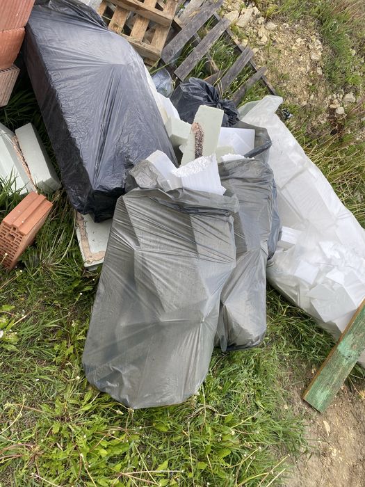 ODDAM ZA DARMO ścinki ze styropianu