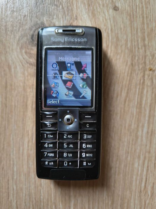Retro telefon Sony Ericsson T630