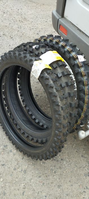 Мотошини Dunlop R 19, Pirelli R 21