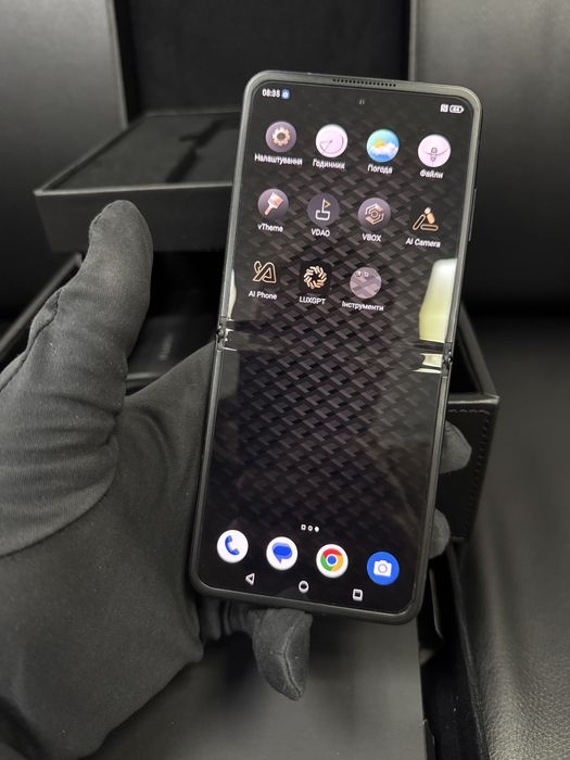 VERTU IRONFLIP Jade Black calf