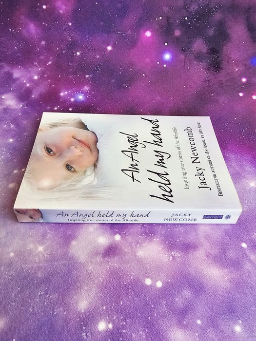 Livro "An Angel Held My Hand" ~ Jacky Newcomb