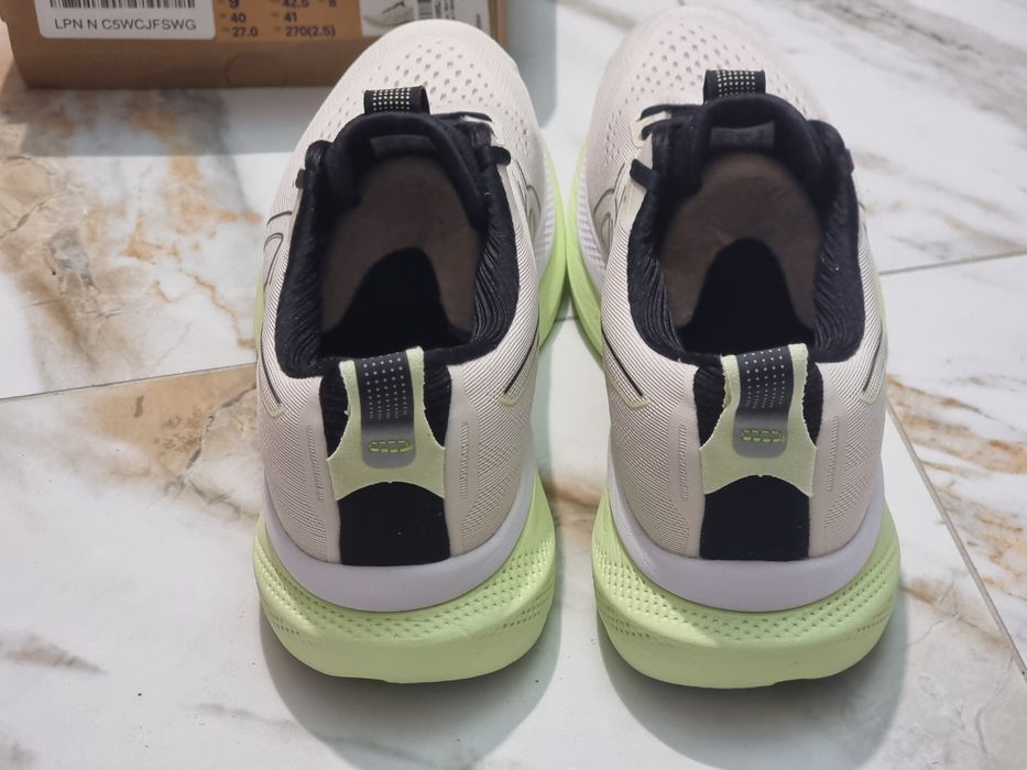 Оригінал 100% чоловічі кросівки asics GlideRide Max  eur 42.5