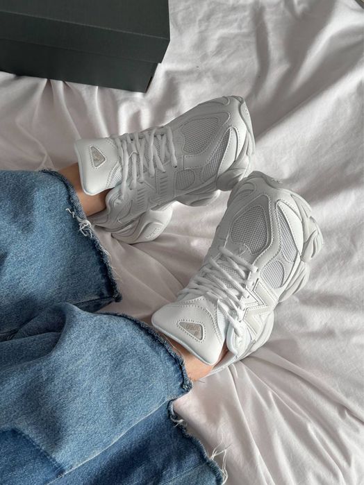 New. Balance 9060 Triple white r38