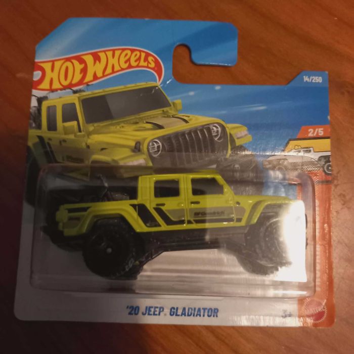 Hot Wheels NOVOS Jeep Land Rover e Hummer
