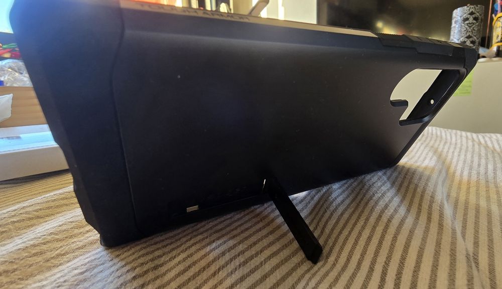 Capa para S22 Ultra Spigen - Nova e embalada