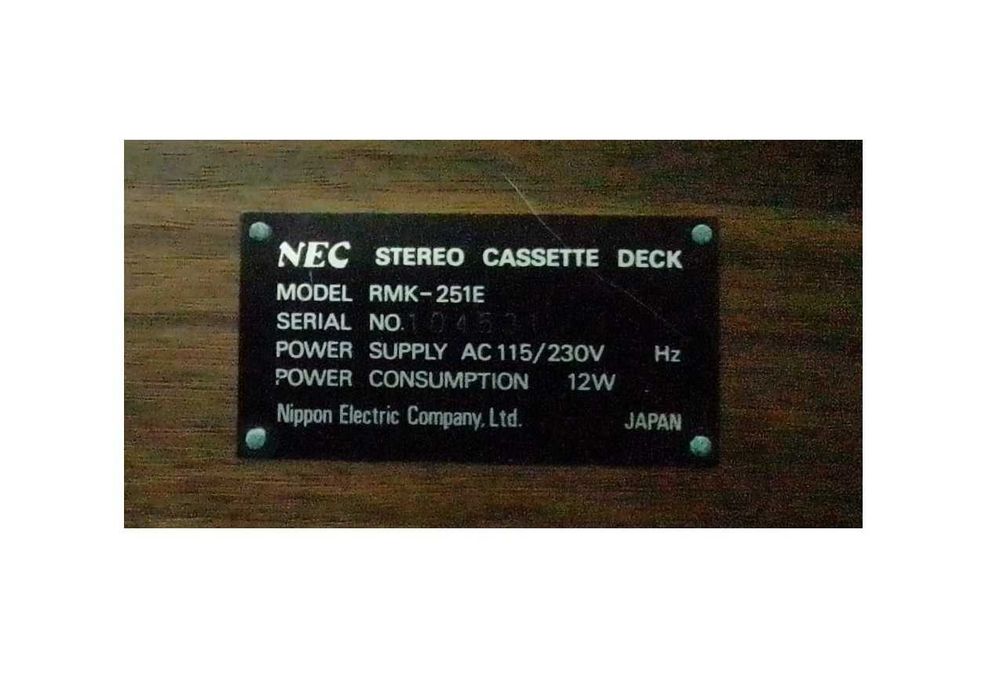 Deck de cassetes marca NEC (vintage)