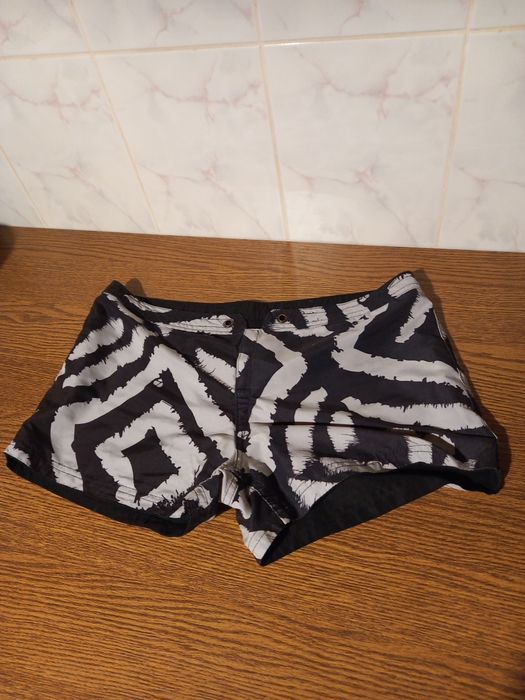 Krótkie spodenki damskie dwustronne- BERSHKA