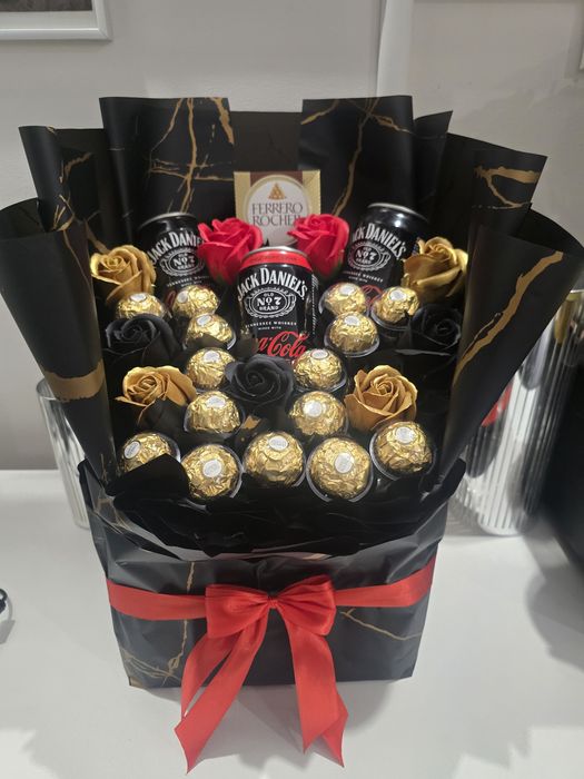Box z róż mydlanych i Ferrero Rocher