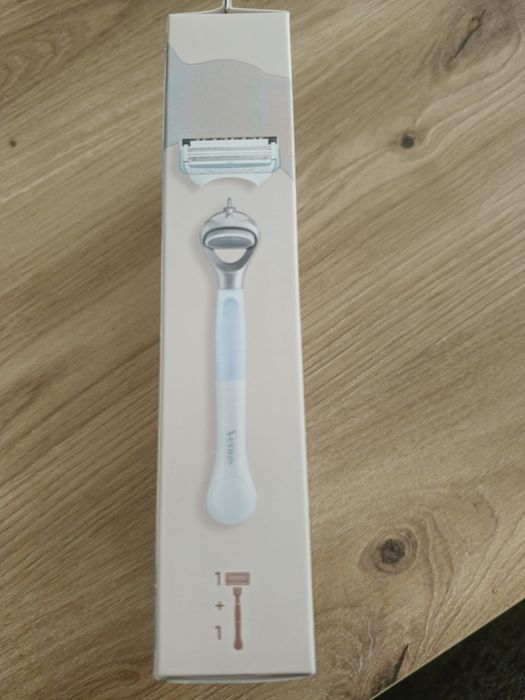 Sprzedam maszynkę Gillette Venus.