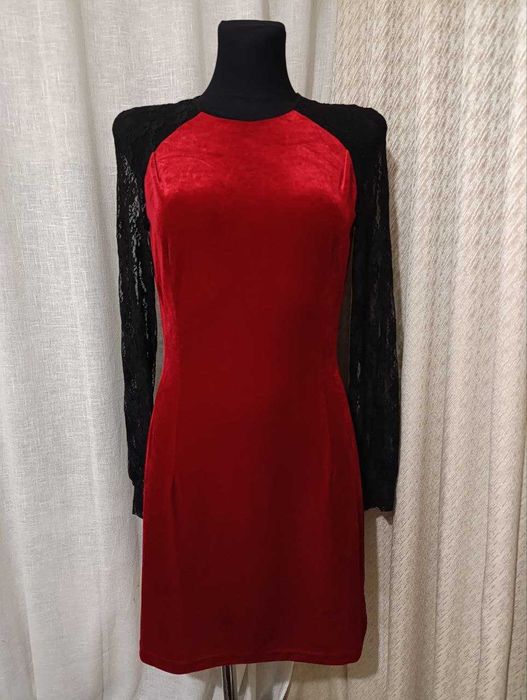 Сукня з червоного оксамиту  р-р S/M