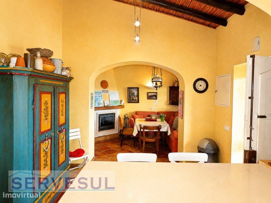 Quinta com 8,4 hectares, duas casas, arrecadações e barragem, local...