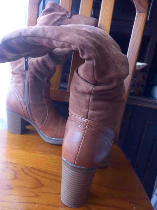 Bota Castanha com Pelo