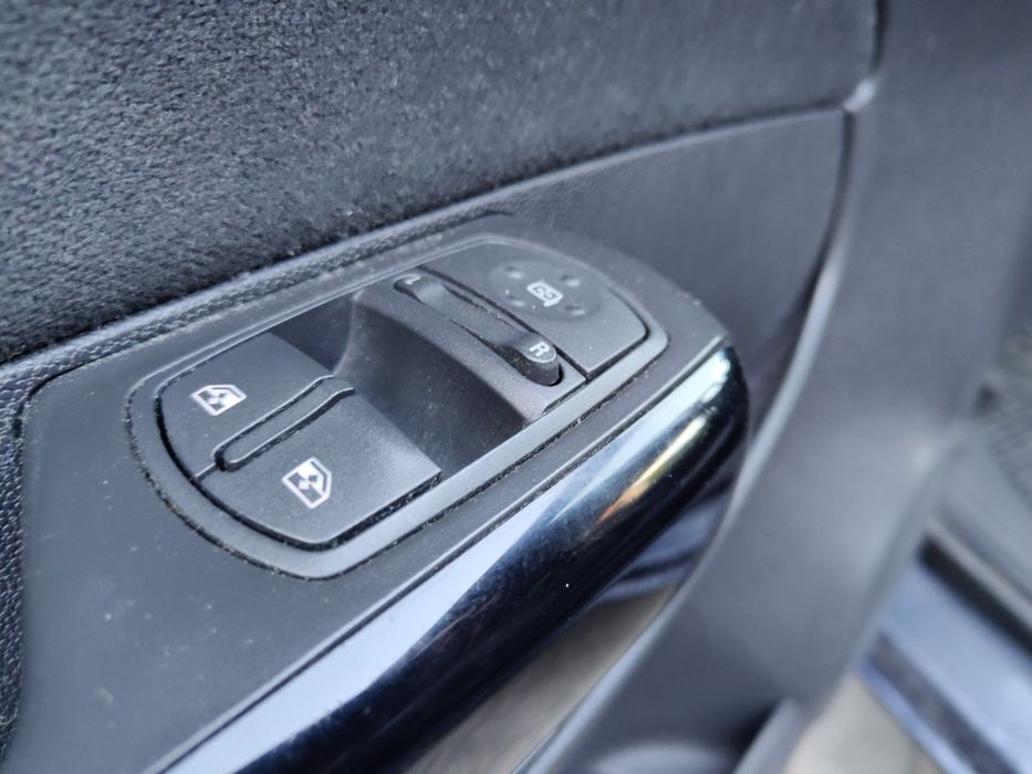 Corsa 1.2 Sport Sprawna Klima Radio Dotykowe  OPŁACONA