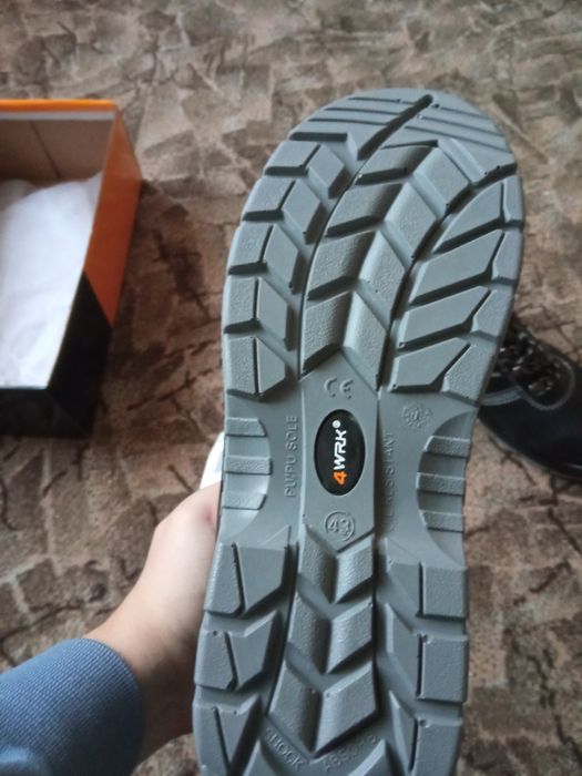 Obuwie ochronne buty robocze 43