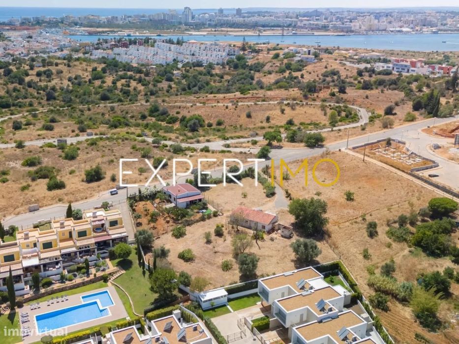 Terreno urbano para construção de prédio - Parchal/Ferragudo