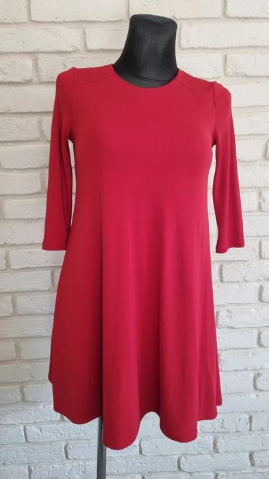 Czerwona sukienka Bershka