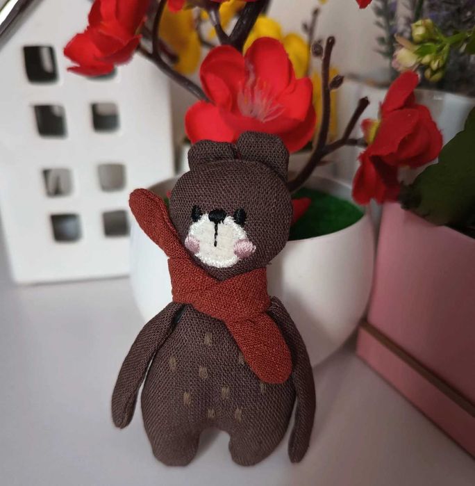 Broszka handmade miś, nowa