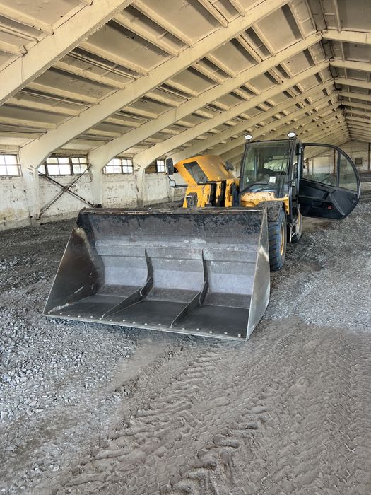 Телескопічний навантажувач Дієчі АгріСтар 38.10