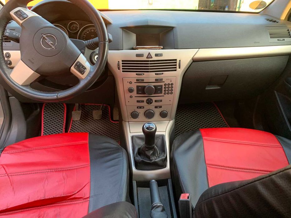 Продам власний автомобіль Опель Астра Н