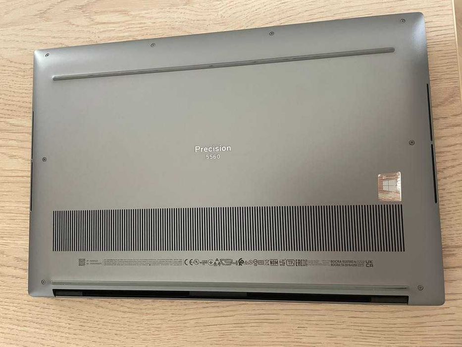 Dell Precision 5560 / i9-11950H / 64GB DDR4 / NVIDIA RTX A2000