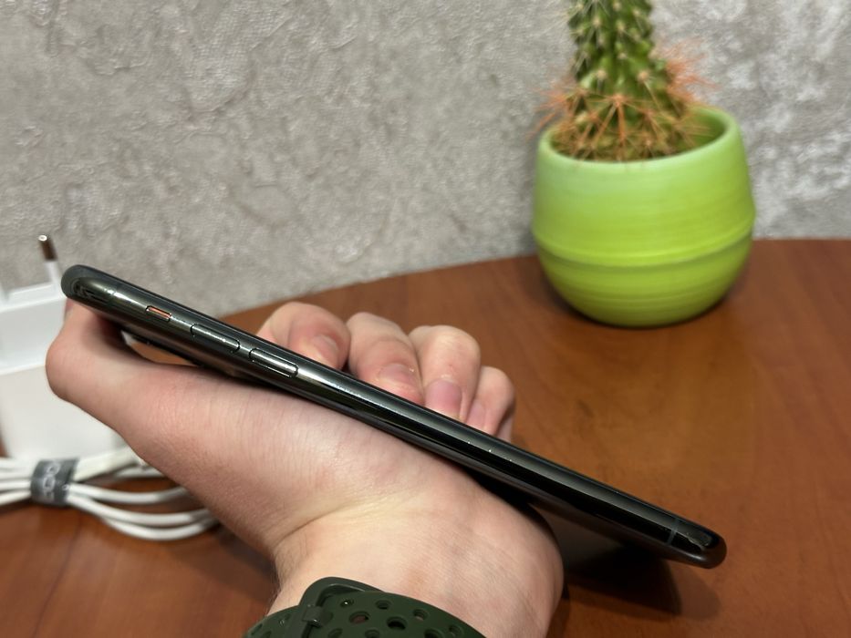 IPhone 11 Pro Max 256 Gb в Ідеальному стані R-sim