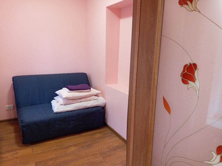 Аренда дома посуточно, территория. Беседки, манглы, стадион., бассейн.