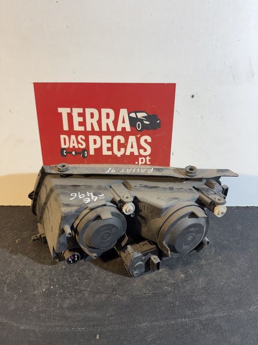 Farol Frontal VW Passat B5 Direita 3B0941018L