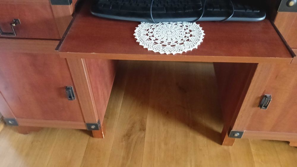 Sprzedam biurko drewniane vox