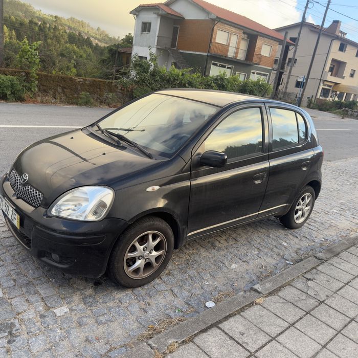 Toyota Yaris — fotografia 3