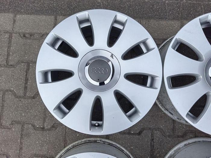16" Audi A4 B5 B6 B7 8E0 Małysz Z kapslami S-Line VW Sharan Golf Gti Caddy Touran  Skoda Octavia Superb Eos OEM ORYGINAŁ Audi NR74