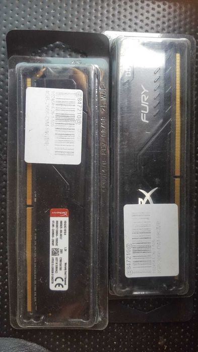 Memórias RAM DDR4 Fury 8GB (4GB 2x)