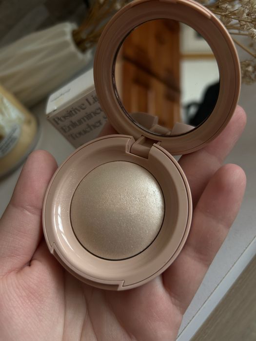 Rozswietlacz rare beauty