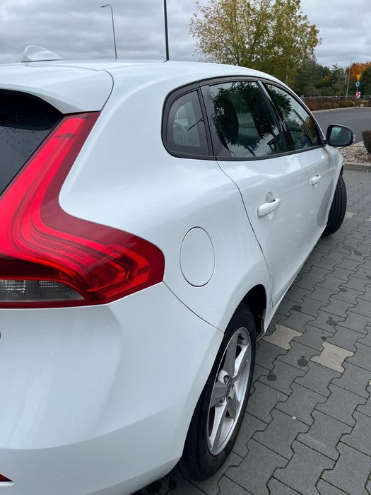 Sprzedam Volvo V40 D2; 1,6D bezwypadkowy