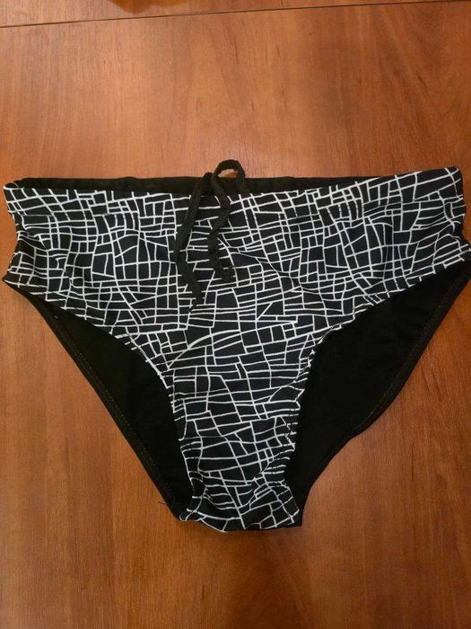 Чоловічі плавки чорного кольору