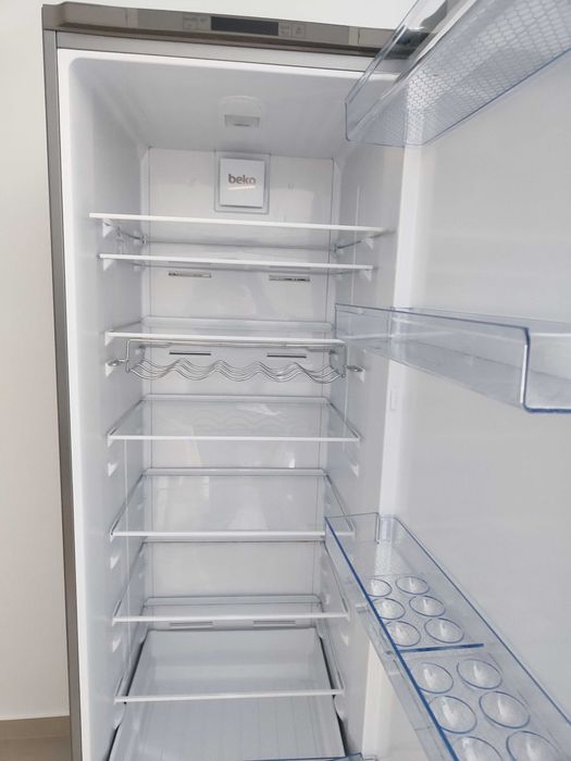 Frigorífico BEKO cinzento