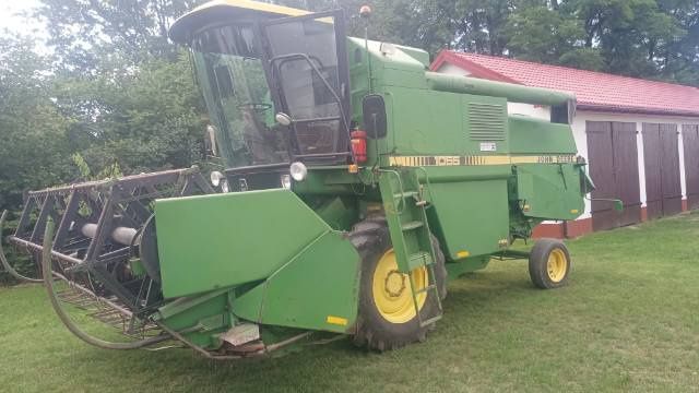 Kombajn zbożowy John Deere 1055