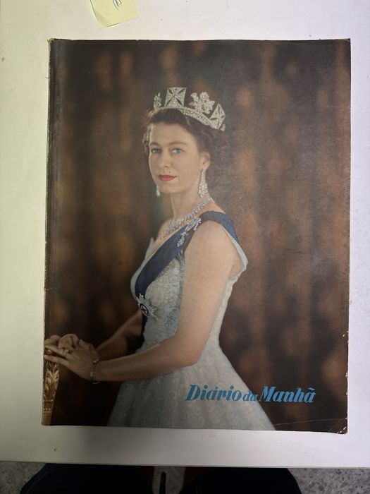Livro edição especial - Elizabeth II