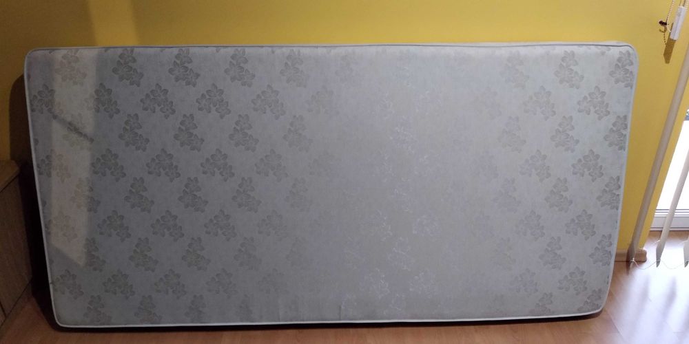 Sprzedam Materac 90 x 200