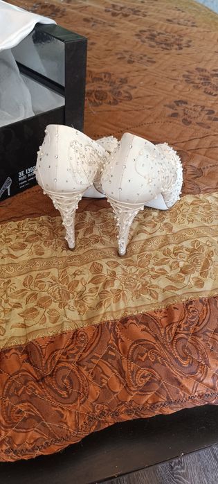 Продам свадебные туфельки))