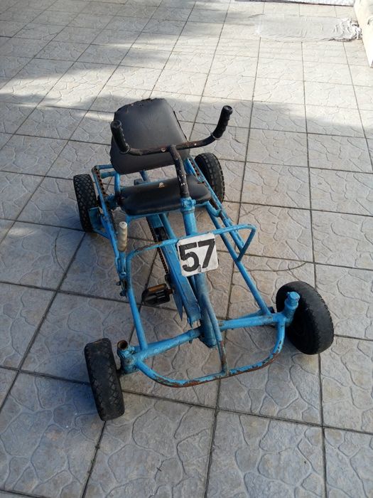 Carro de pedais antigo
